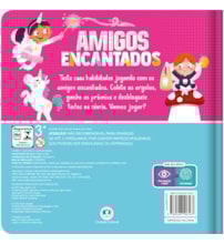 Amigos encantados com aquaplay de argolas