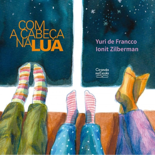 Livro Com a cabeça na lua